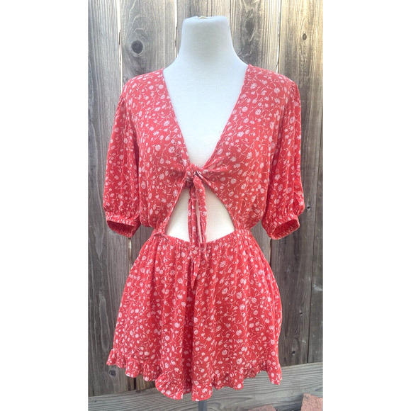 Urban Outfitters Tilly Floral Romper One Piece Size Small Red - Picture 2 of 14